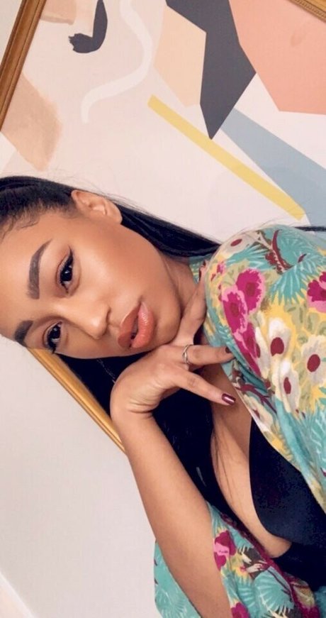 Nia Simone onlyfans sex tape