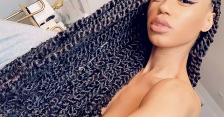 Nia Simone onlyfans model photos