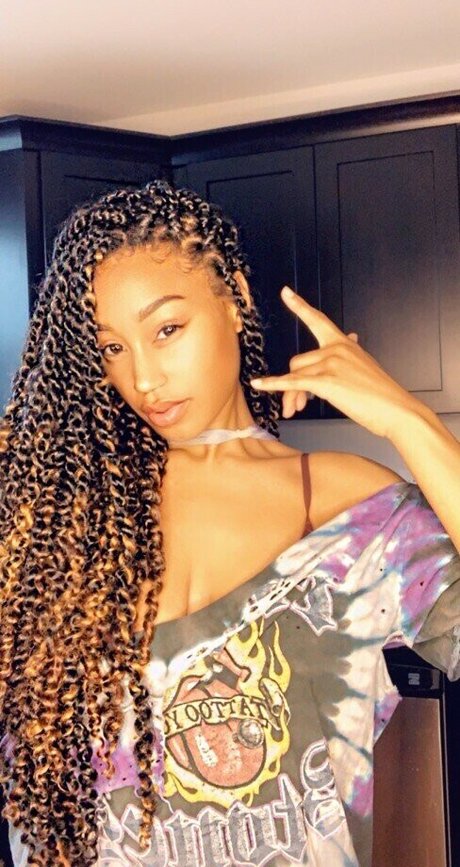 Nia Simone onlyfans photos