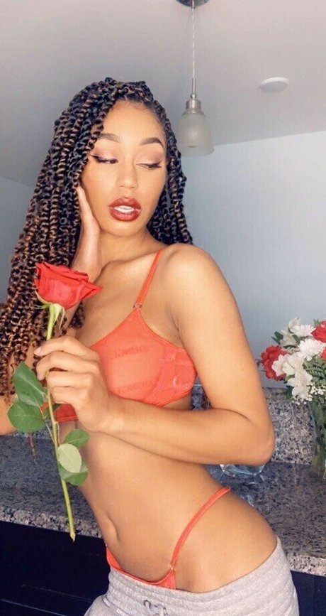 Nia Simone onlyfans nide