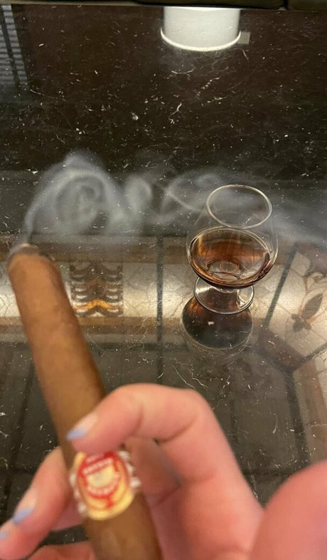 ms miri onlyfans leaks naked