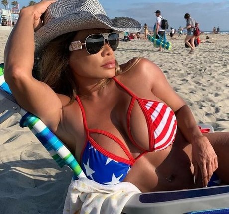 Connie Elizabeth Profile image