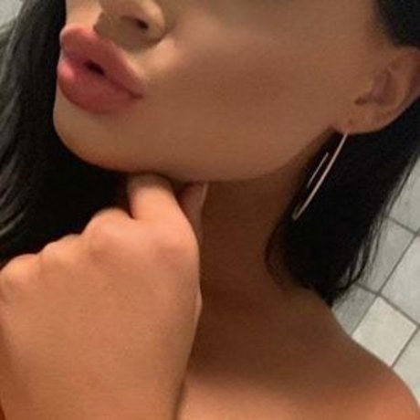 pattaya ladyboy onlyfans hot porn selfie