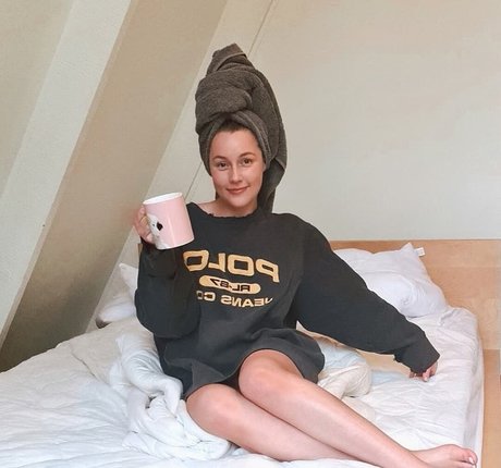 Elizabeth Height onlyfans photos