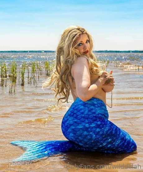 blonde pawg onlyfans hot nude portrait