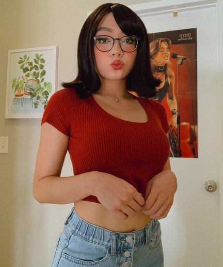 honeebelle  depiction