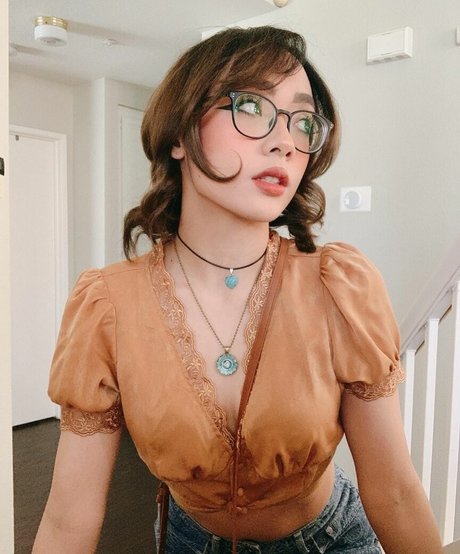 honeebelle onlyfans model