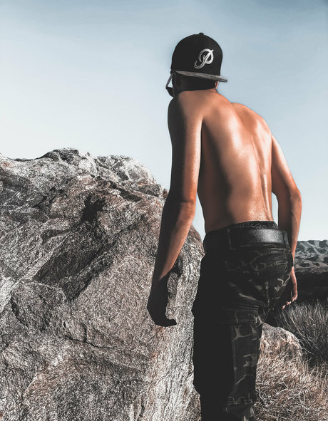 skaterrboi onlyfans striptease