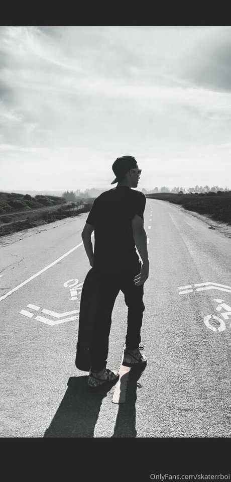 skaterrboi onlyfans star