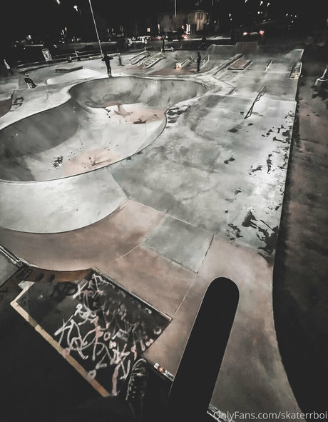 skaterrboi onlyfans public photos