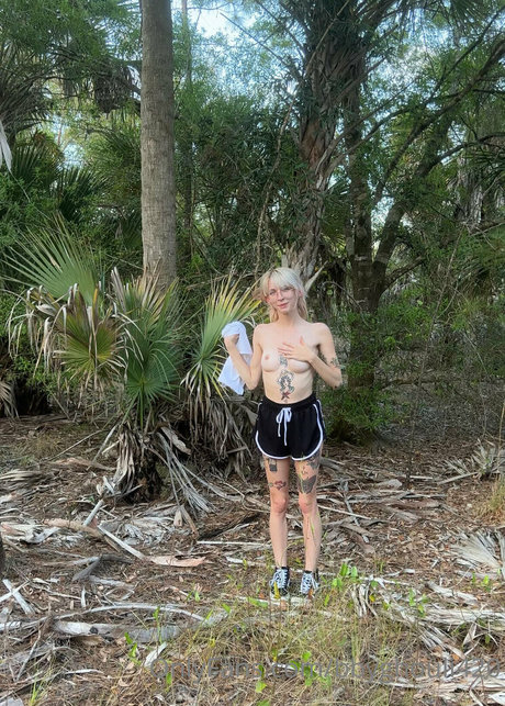 babyghouli420 naked onlyfans