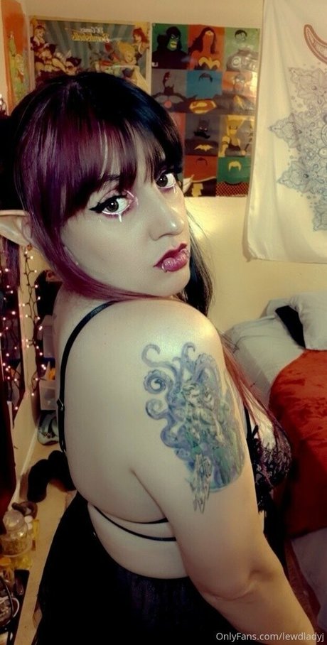 old onlyfans beautiful naked scene