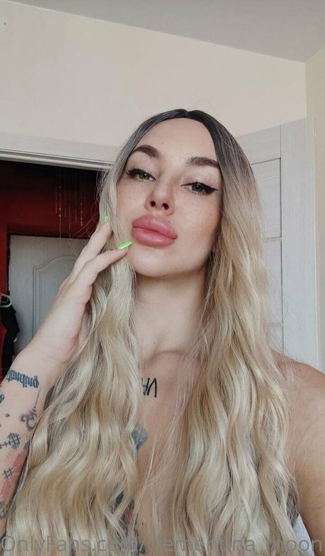 clementina moon  snap