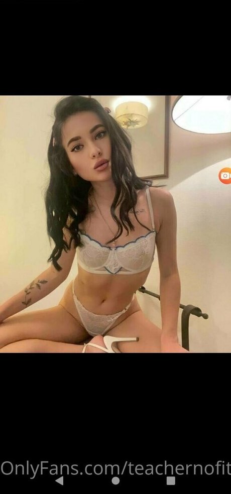 teachernofit onlyfans images