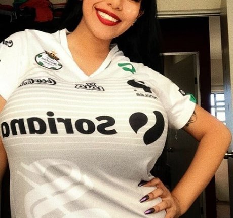 amywinos10 onlyfans model