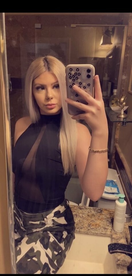 cash barbie onlyfans sex tape