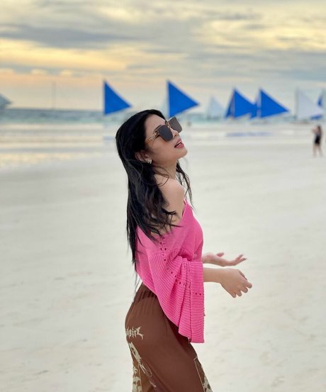 Caroline Lapena nude onlyfans porn