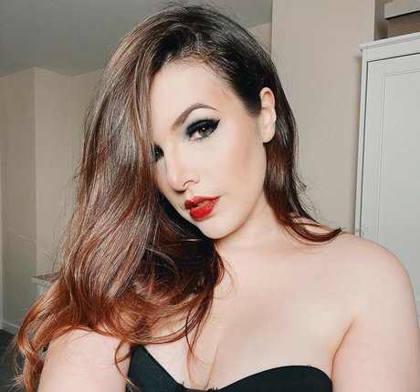 Cherry Wallis onlyfans leaked xxx