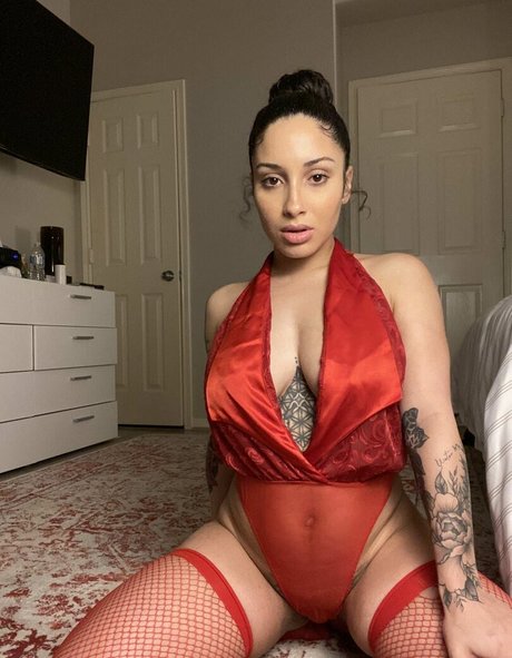 Damacosmica is on onlyfans
