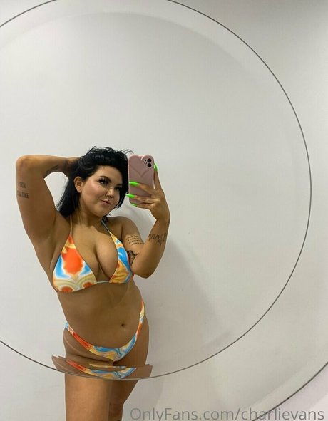 Charli Evans onlyfans naked leak