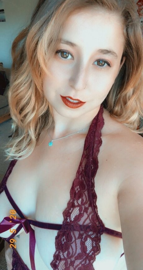 sarahtheslutfree onlyfans nudes leaked