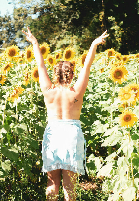 sarahtheslutfree onlyfans leaked dirtyship