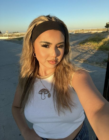 Mysticaldreamgyal nude onlyfans