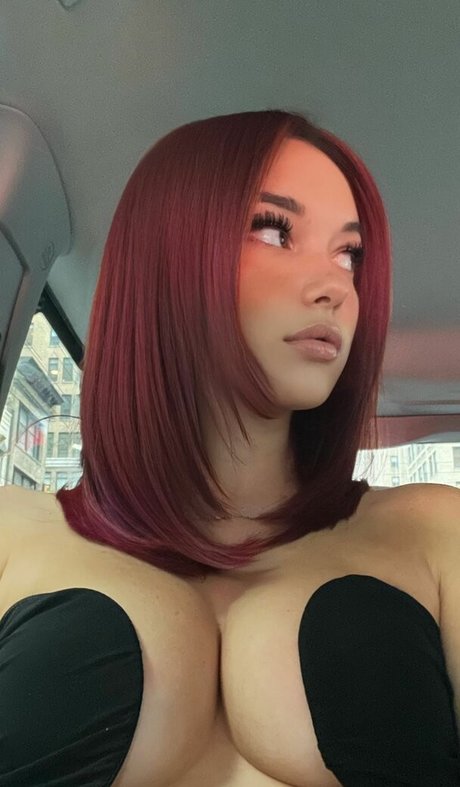 Sarah Snyder strip onlyfans