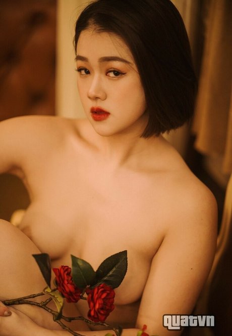 Hilovenano nude onlyfans pics