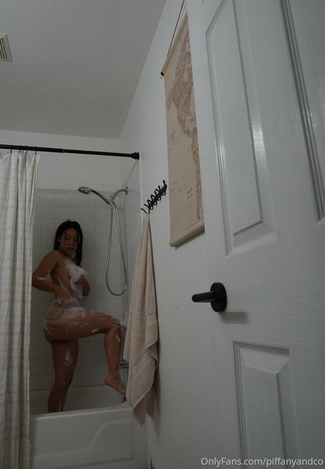 Piffanyandco onlyfans model images