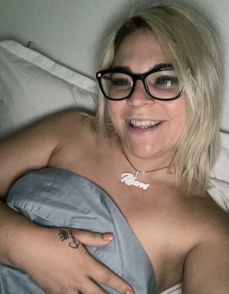 Rharrirhound onlyfans strip tease