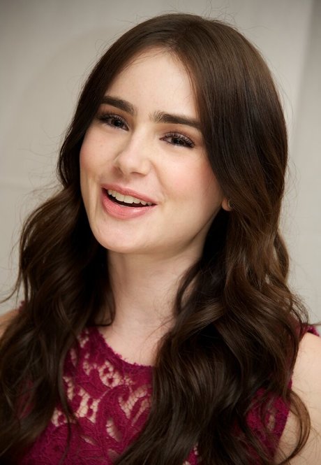 Lily Collins onlyfans leaked nude