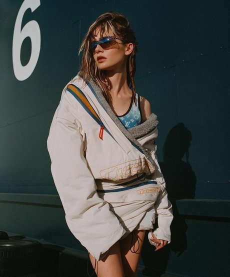 Lily Collins Profile image