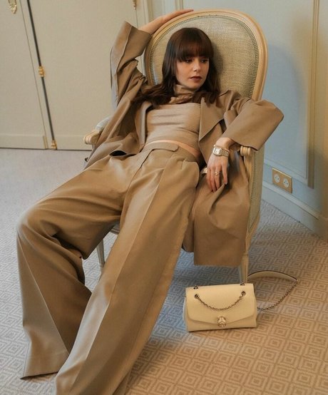 Lily Collins onlyfans leaked