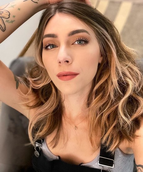 amputee onlyfans sexy nude self-portrait