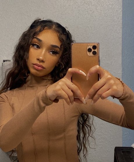 alyssaleaasmr onlyfans porn