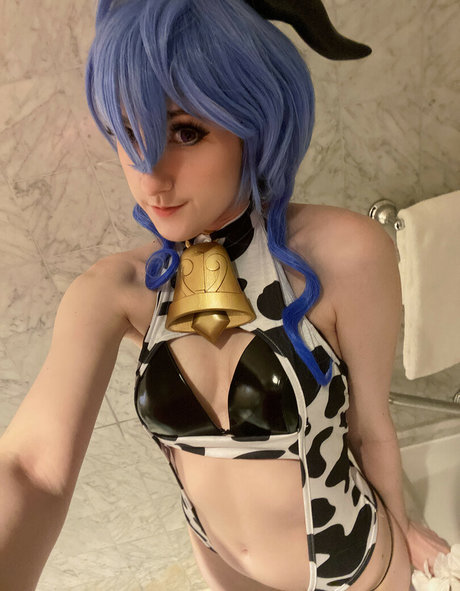 Mangoloo Cosplay Profile image