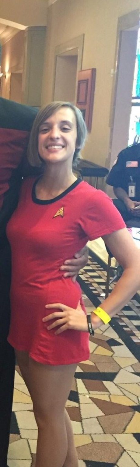 Ashley Victoria Robinson naked onlyfans leaks