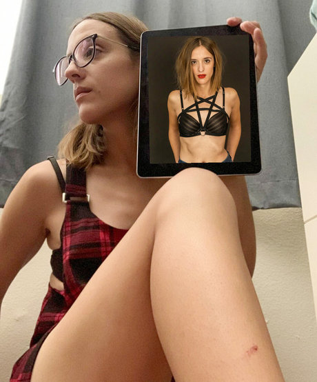 Ashley Victoria Robinson xxx only fans