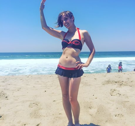 Ashley Victoria Robinson onlyfans leaked pictures