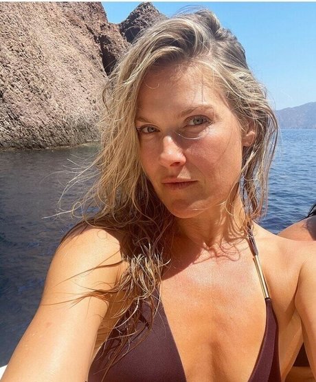 Ali Larter topless onlyfans