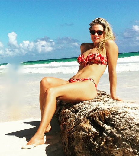 Ali Larter onlyfans model