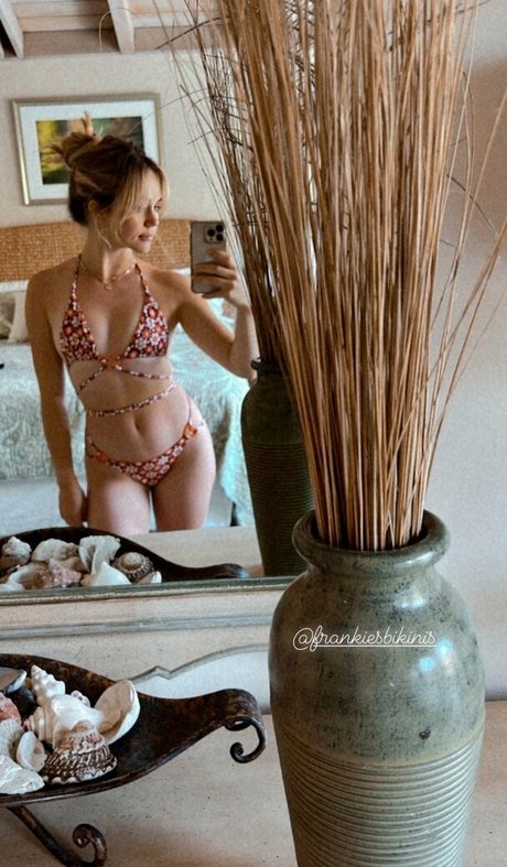 Brec Bassinger onlyfans model