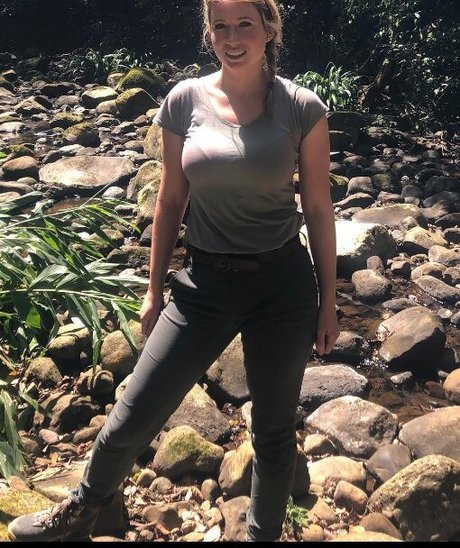 Sarah Cruddas onlyfans model photos