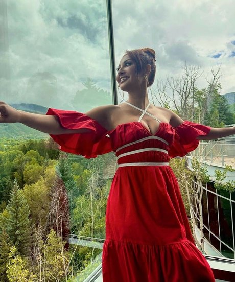 Francia Raisa en onlyfans