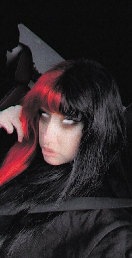 poppycarmine onlyfans leake