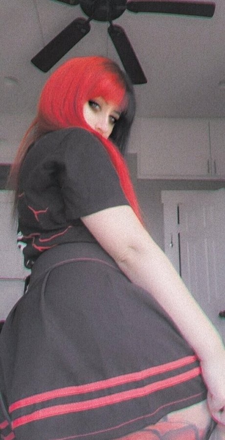 poppycarmine onlyfans star