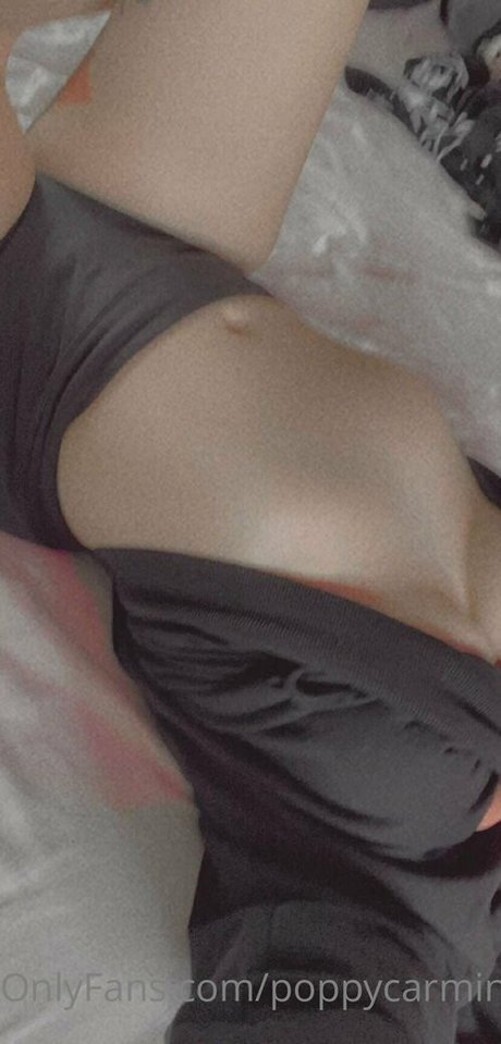 poppycarmine onlyfans star