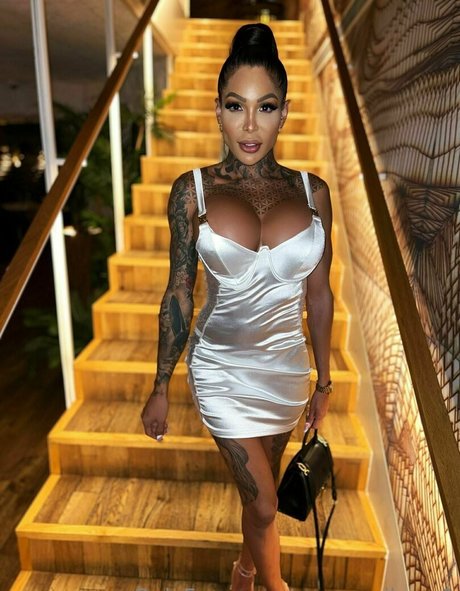 vanessajhons1 nude only fans leaks