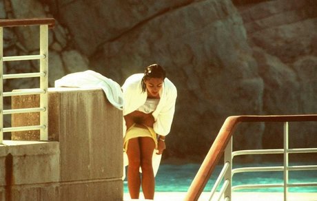 Elizabeth Hurley porn onlyfans leaks